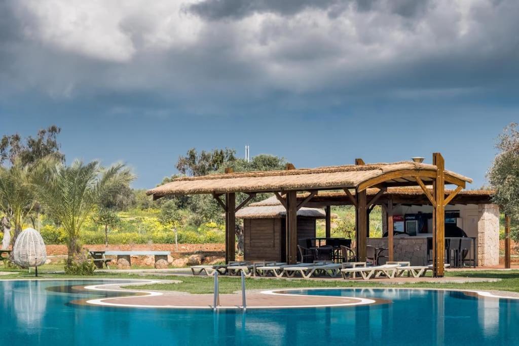 Paradise Beach Front Resort Vokolidha Экстерьер фото